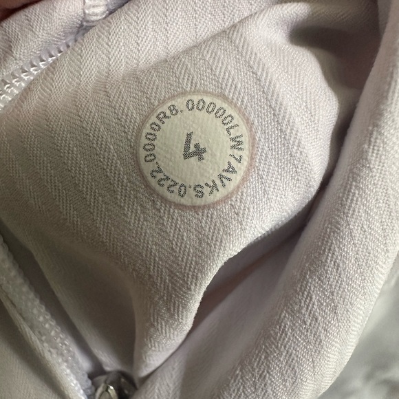 Lululemon Track That Short Sz 4 - Picture 4 of 4